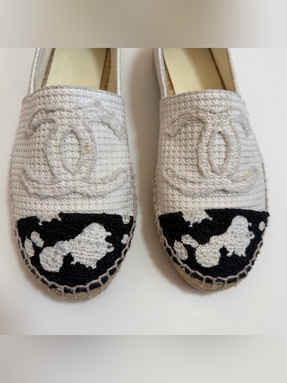 Chanel CC Tweed Cow Print Cap Toe Espadrilles Flats White Black Size 37 Womens - Picture 3 of 10